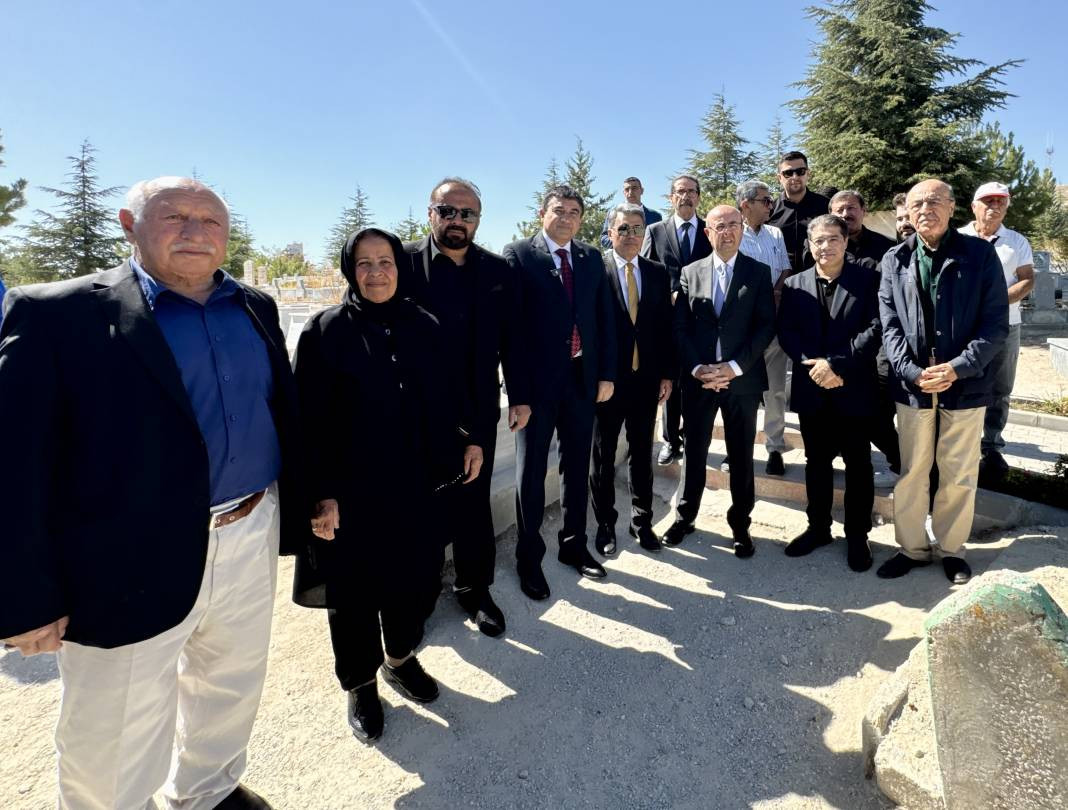 ‘Bozkırın Tezenesi’ Neşet Ertaş Kırşehir'deki mezarı başında anıldı - Resim: 12